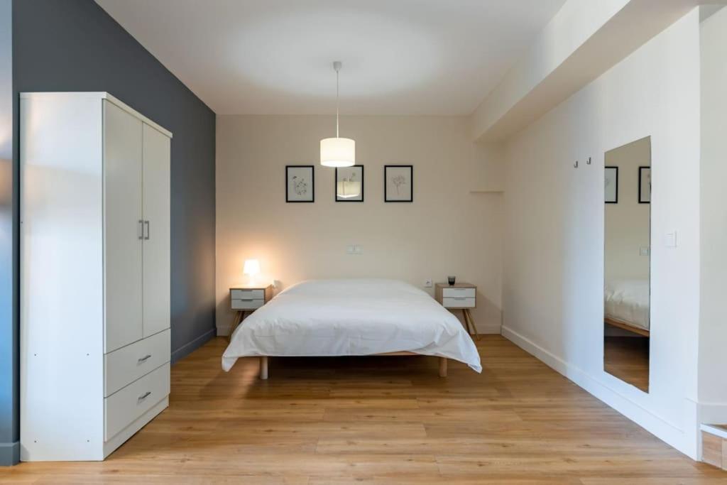 Large Comfy, Modern Studio 5 Min To Acropolis Athens Exterior photo